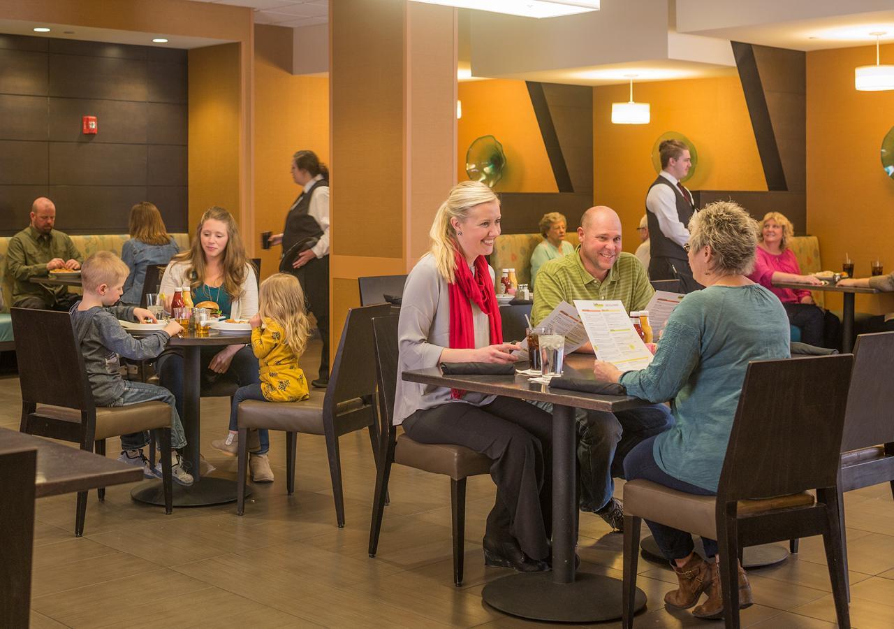 Prairie Meadows Casino Racetrack And Hotel アルトゥーナ エクステリア 写真